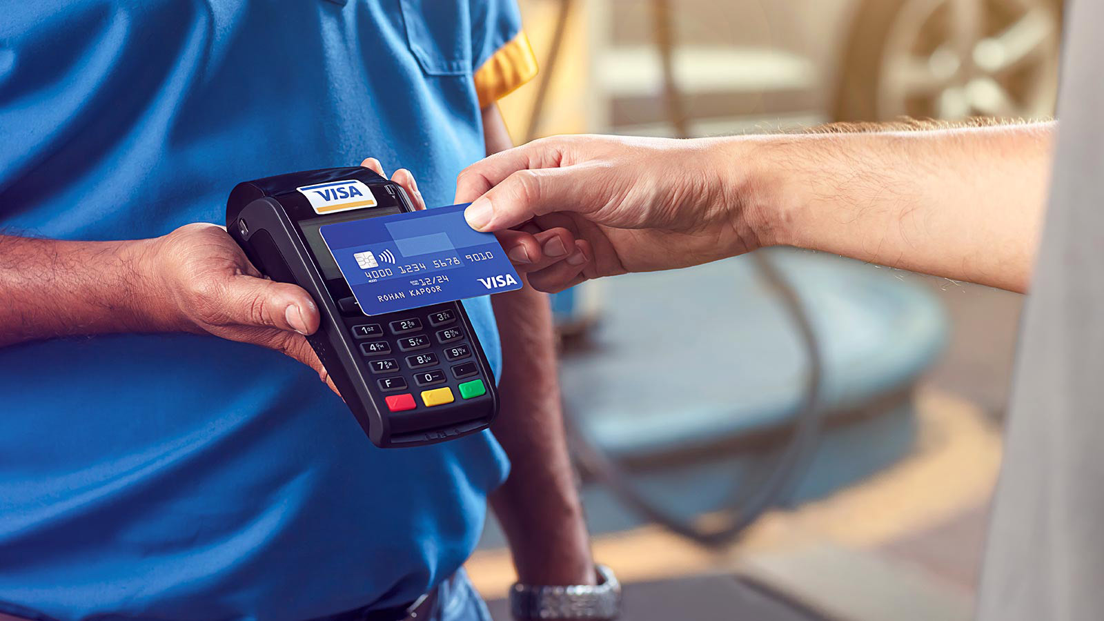 fuel-payment-with-contactless-visa-card