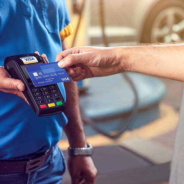 fuel-payment-with-contactless-visa-card