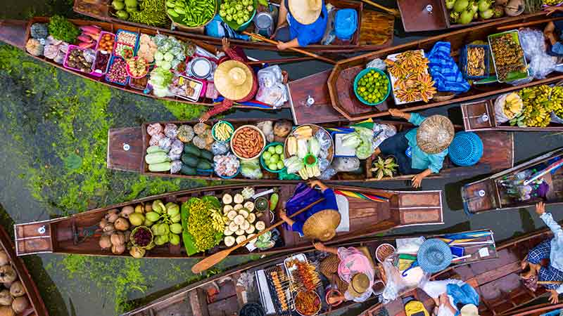 Damnoen Saduak floating market in Bangkok